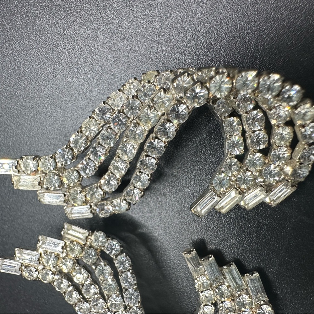 Vintage Art Deco Revival Wing Twist Earrings Old Hollywood Glam Rhinestone Posts - Picture 14 of 15